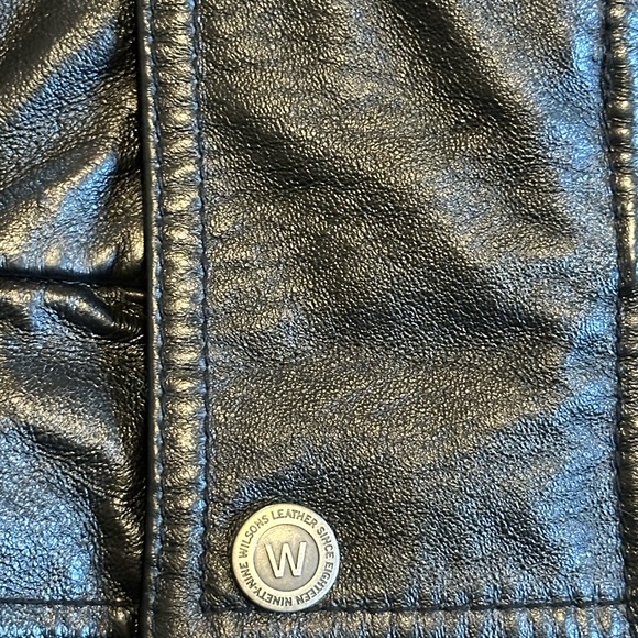 Wilsons Leather Black Bomber Jacket Men's
Medium Thinsulate Insulation RN 69426 - Picture 9 of 15